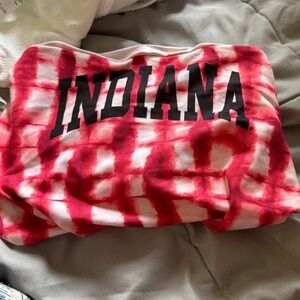 IU bandana shirt